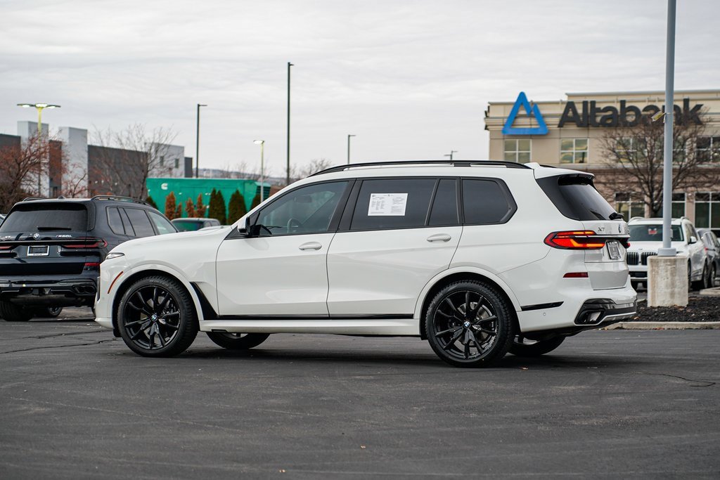 Used 2023 BMW X7 xDrive40i w/ Executive Package image 7