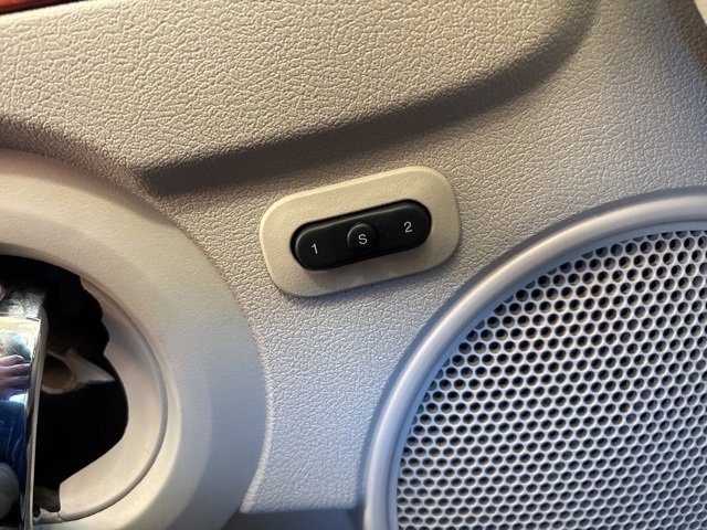 Used 2006 Jeep Commander Limited image 51