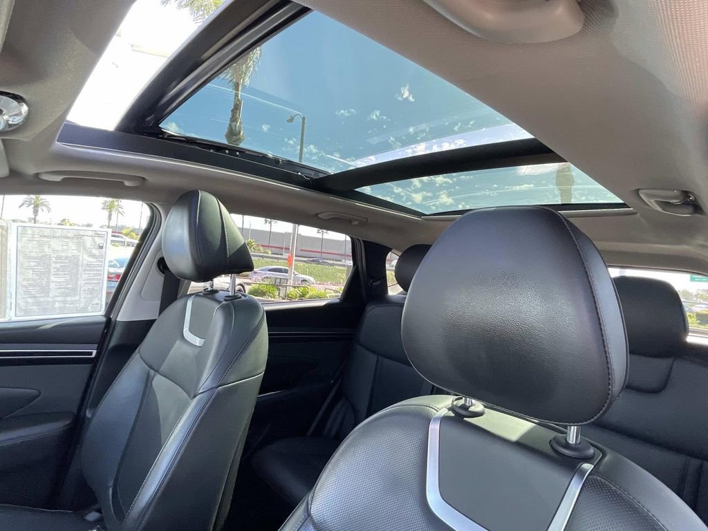 Certified 2023 Hyundai Tucson Limited FWD image 7