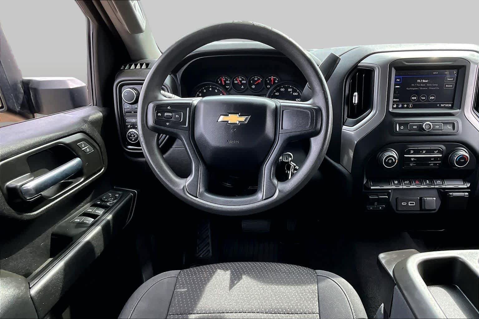 Used 2022 Chevrolet Silverado 2500 Custom w/ Custom Value Package AWD/4WD image 6