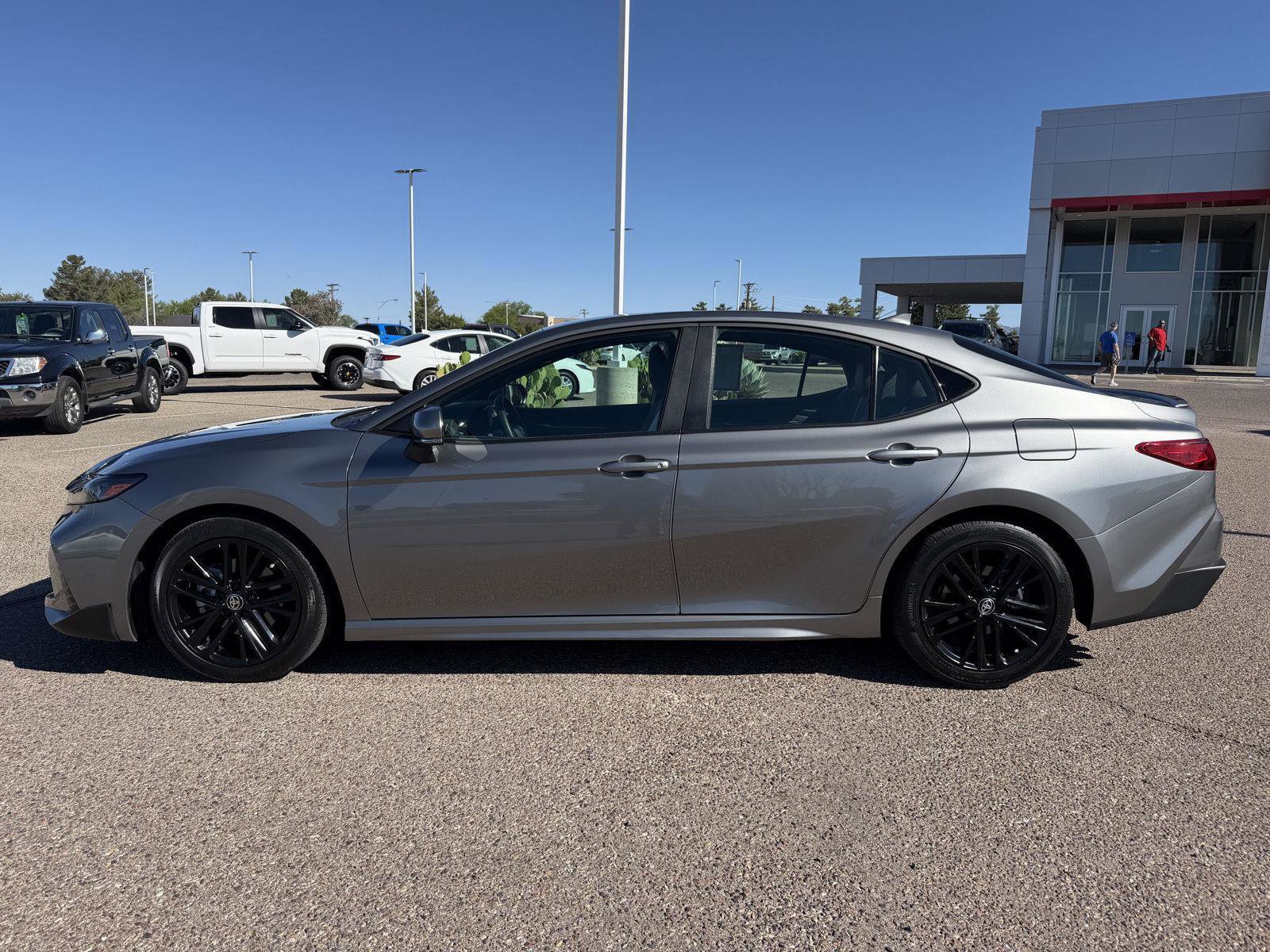 Certified 2025 Toyota Camry SE FWD image 3