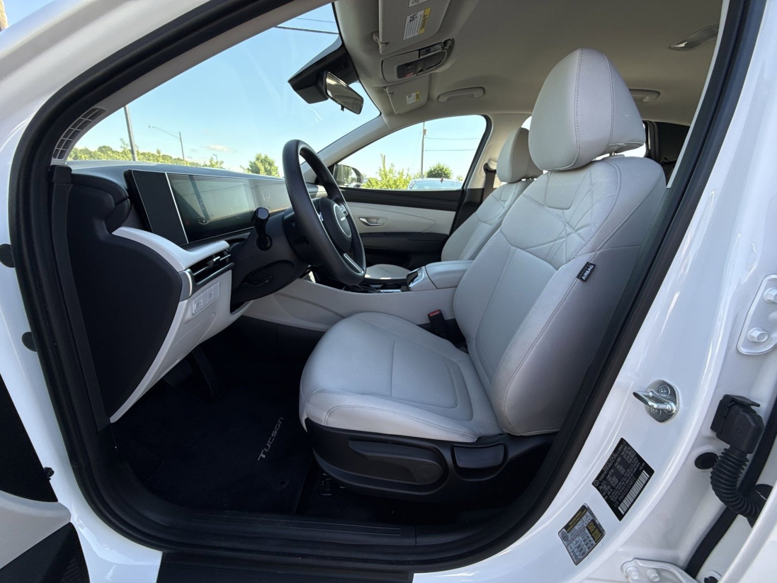 Certified 2025 Hyundai Tucson SE FWD image 13