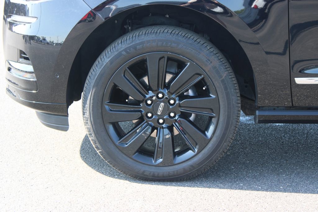 Used 2024 Lincoln Navigator L Reserve AWD/4WD image 17