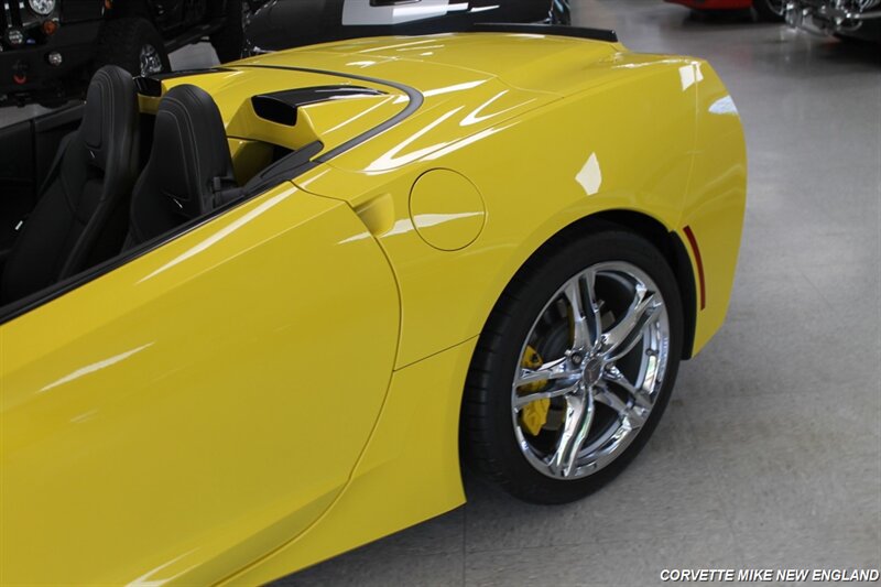 Used 2016 Chevrolet Corvette Stingray Convertible w/ 2LT Preferred Equipment Group RWD image 15