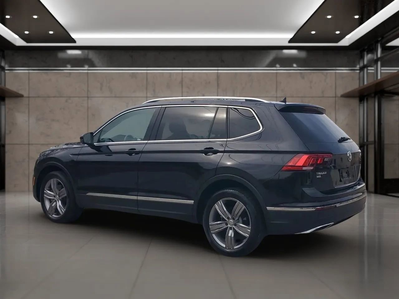 Used 2019 Volkswagen Tiguan SEL Premium image 7