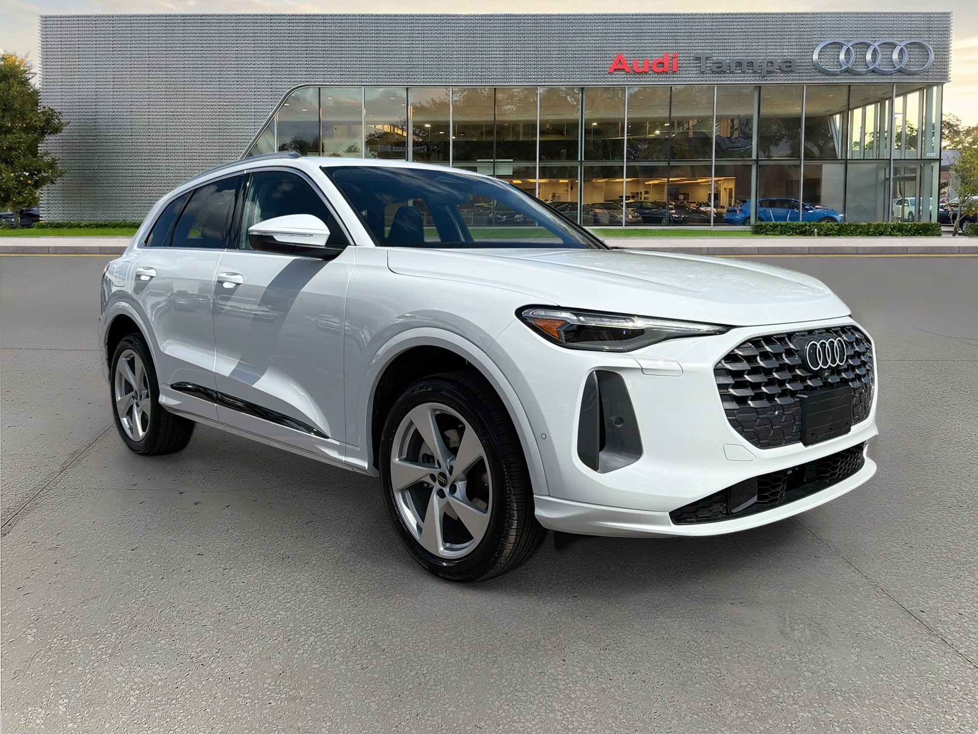 New 2025 Audi Q5 Premium Plus image 1
