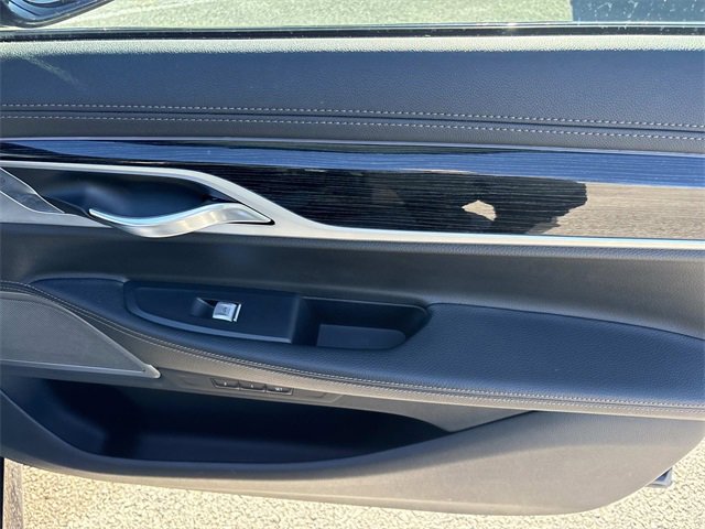 Used 2019 BMW 740i xDrive image 21