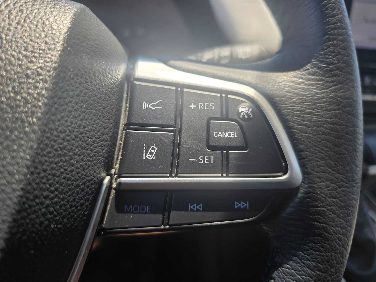 Used 2023 Toyota Sienna XLE w/ XLE Plus Package FWD image 34