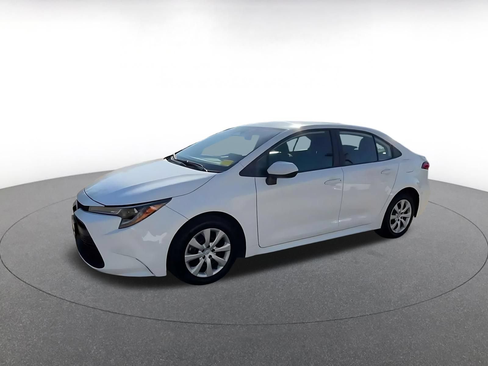 Used 2025 Toyota Corolla LE FWD image 7