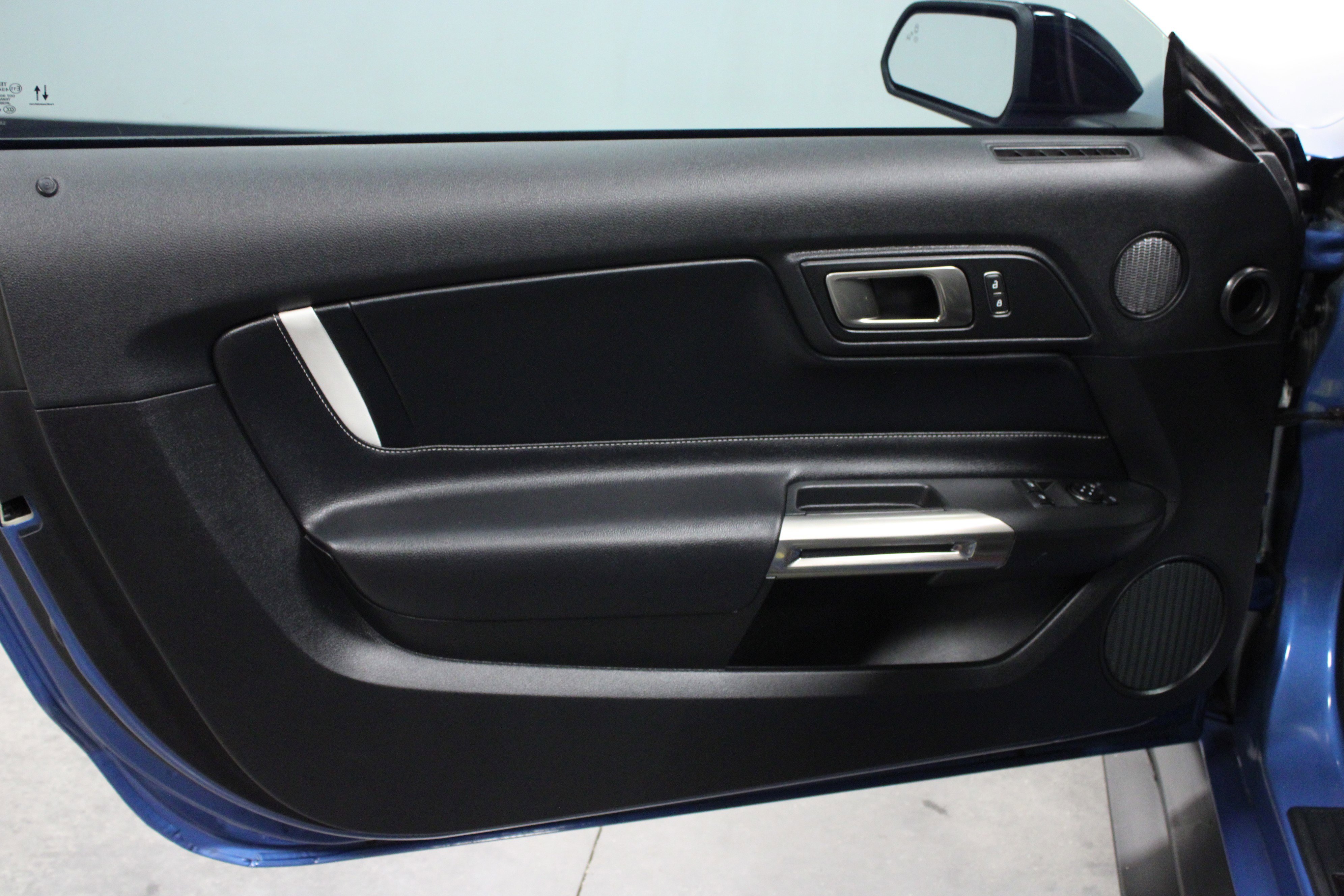 Used 2020 Ford Mustang Shelby GT500 w/ Technology Package image 11