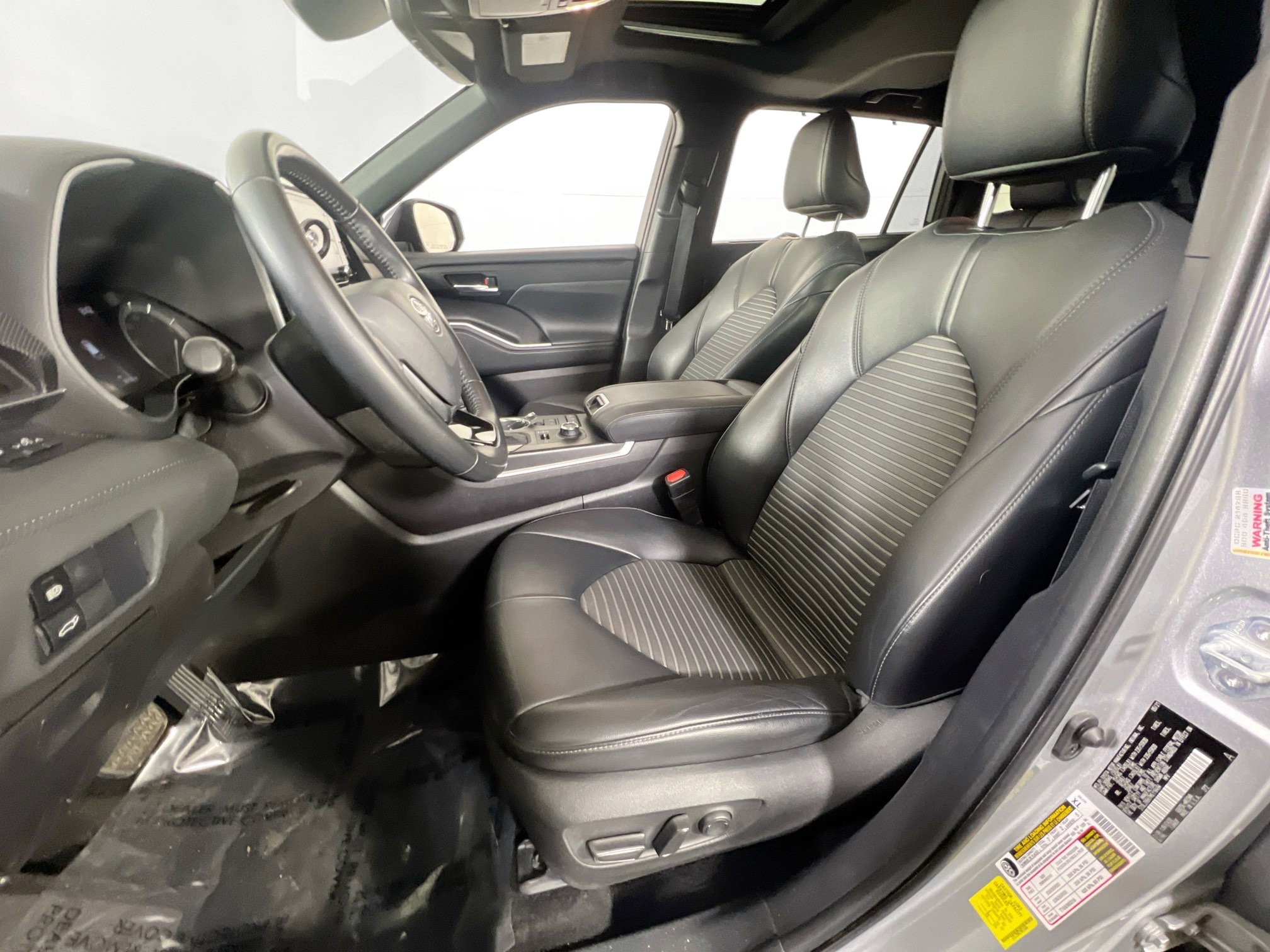 Used 2021 Toyota Highlander XSE image 20