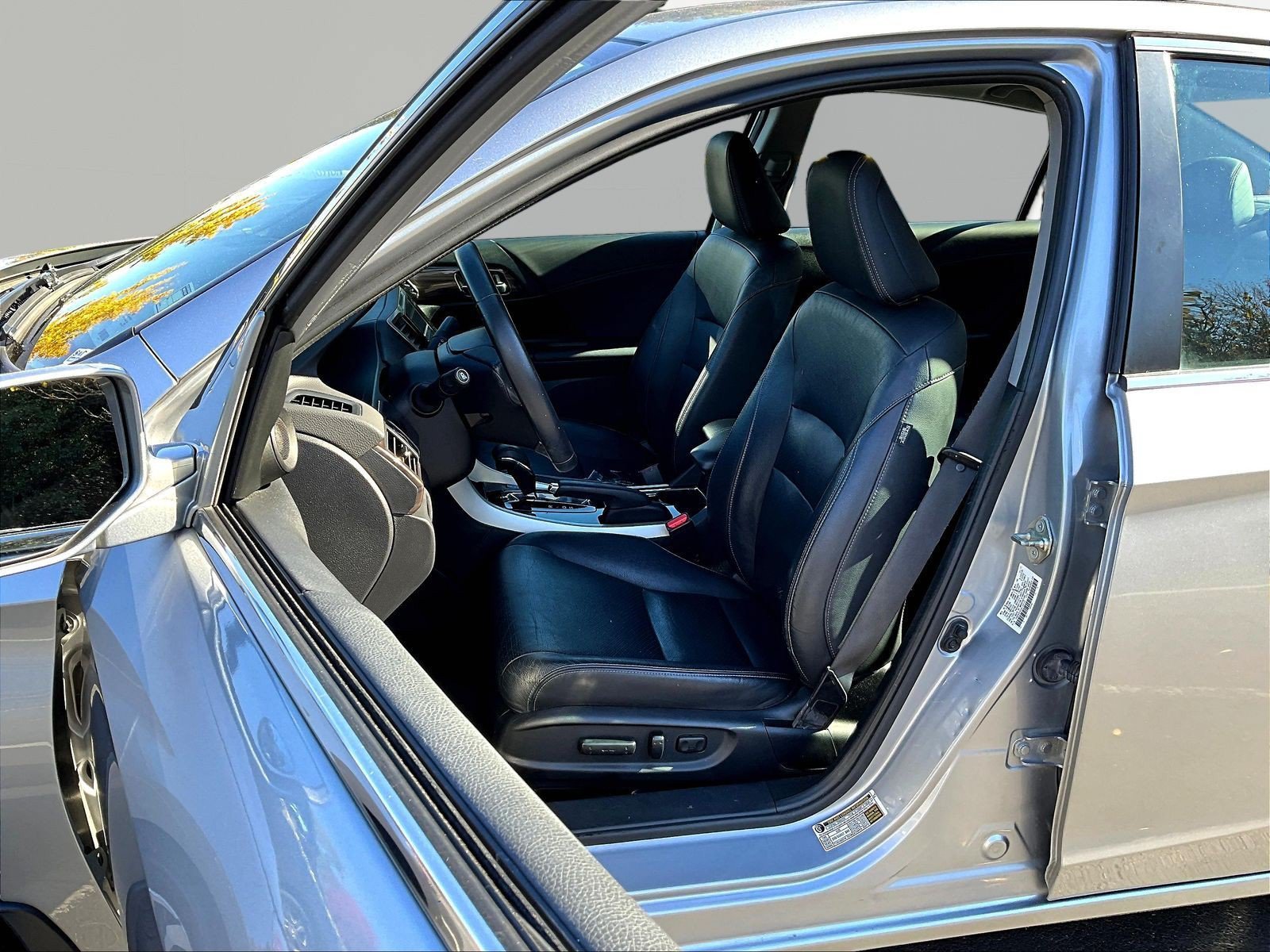 Used 2017 Honda Accord EX-L image 21