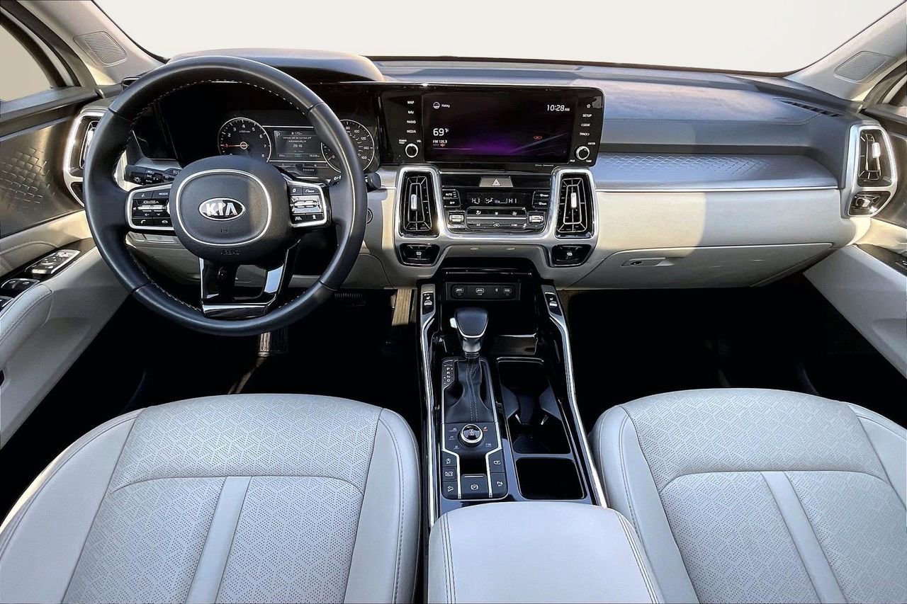 Used 2021 Kia Sorento SX image 16