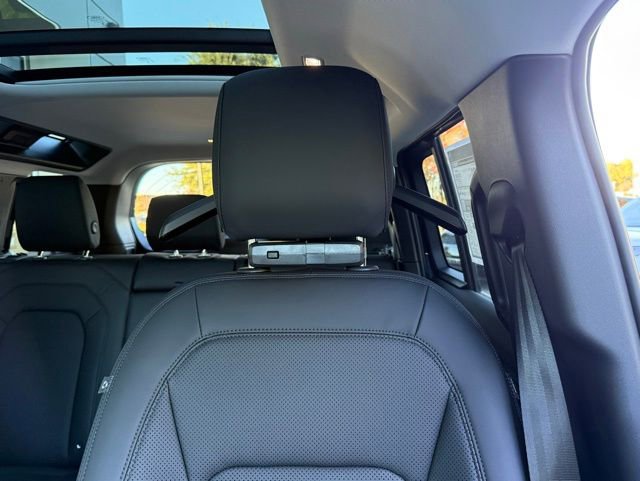 New 2026 Land Rover Defender 110 S image 19