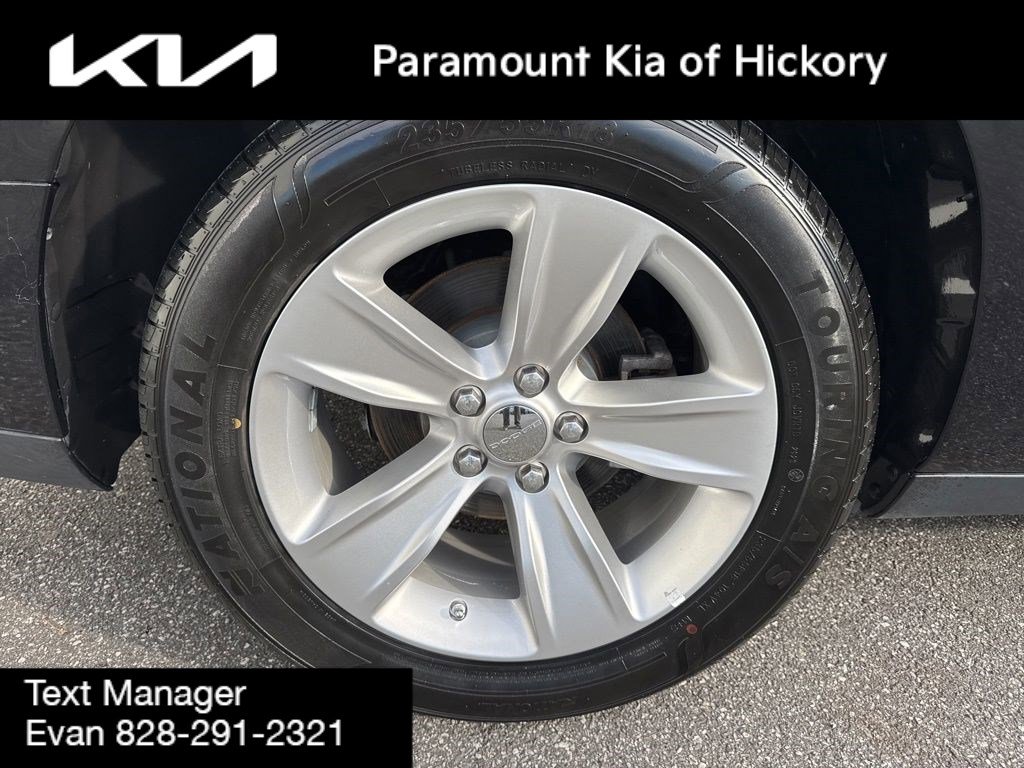 Used 2023 Dodge Challenger SXT image 11