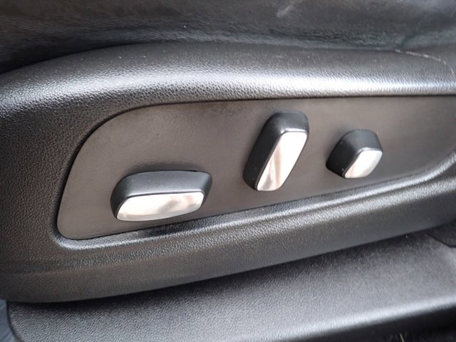 Used 2017 Cadillac XT5 Platinum w/ Driver Assist Package AWD/4WD image 14