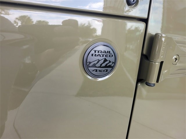 New 2025 Jeep Gladiator Sport image 3