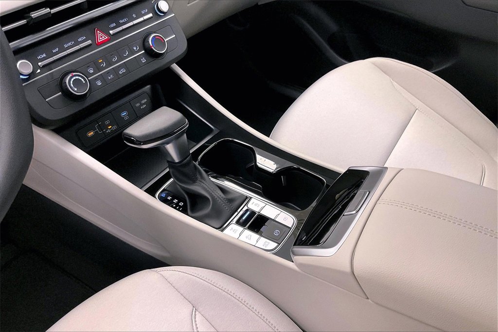 New 2025 Hyundai Tucson SE image 8