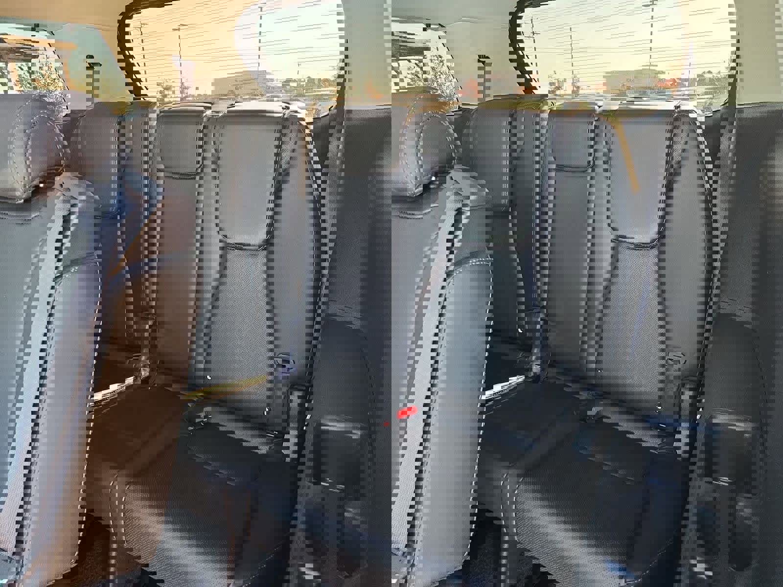 Certified 2025 Kia Carnival SX w/ SX Dark Edition Package image 36