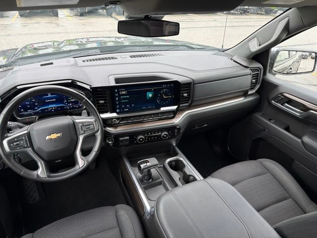 Used 2023 Chevrolet Silverado 1500 LT AWD/4WD image 19