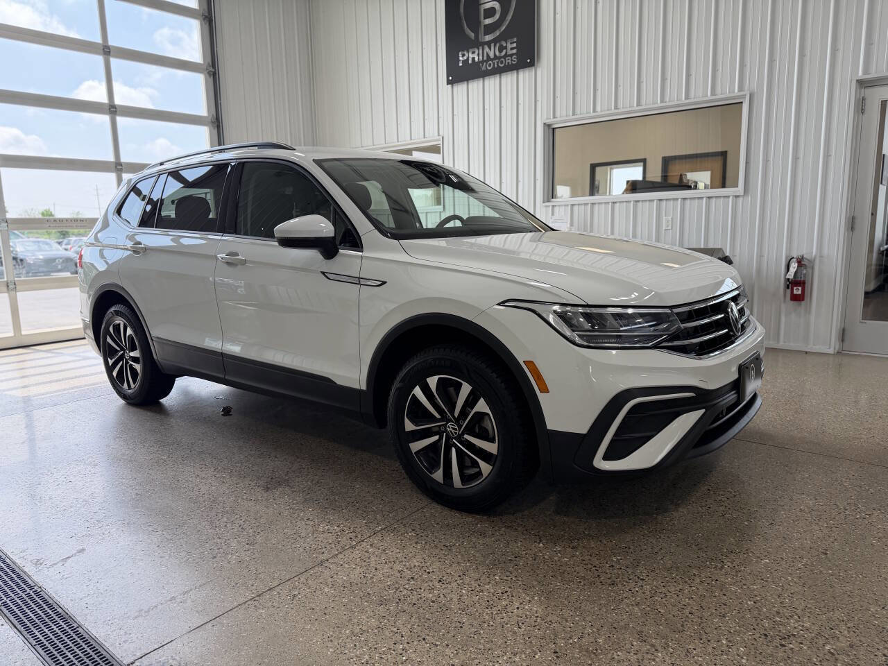 Used 2024 Volkswagen Tiguan S AWD/4WD image 7