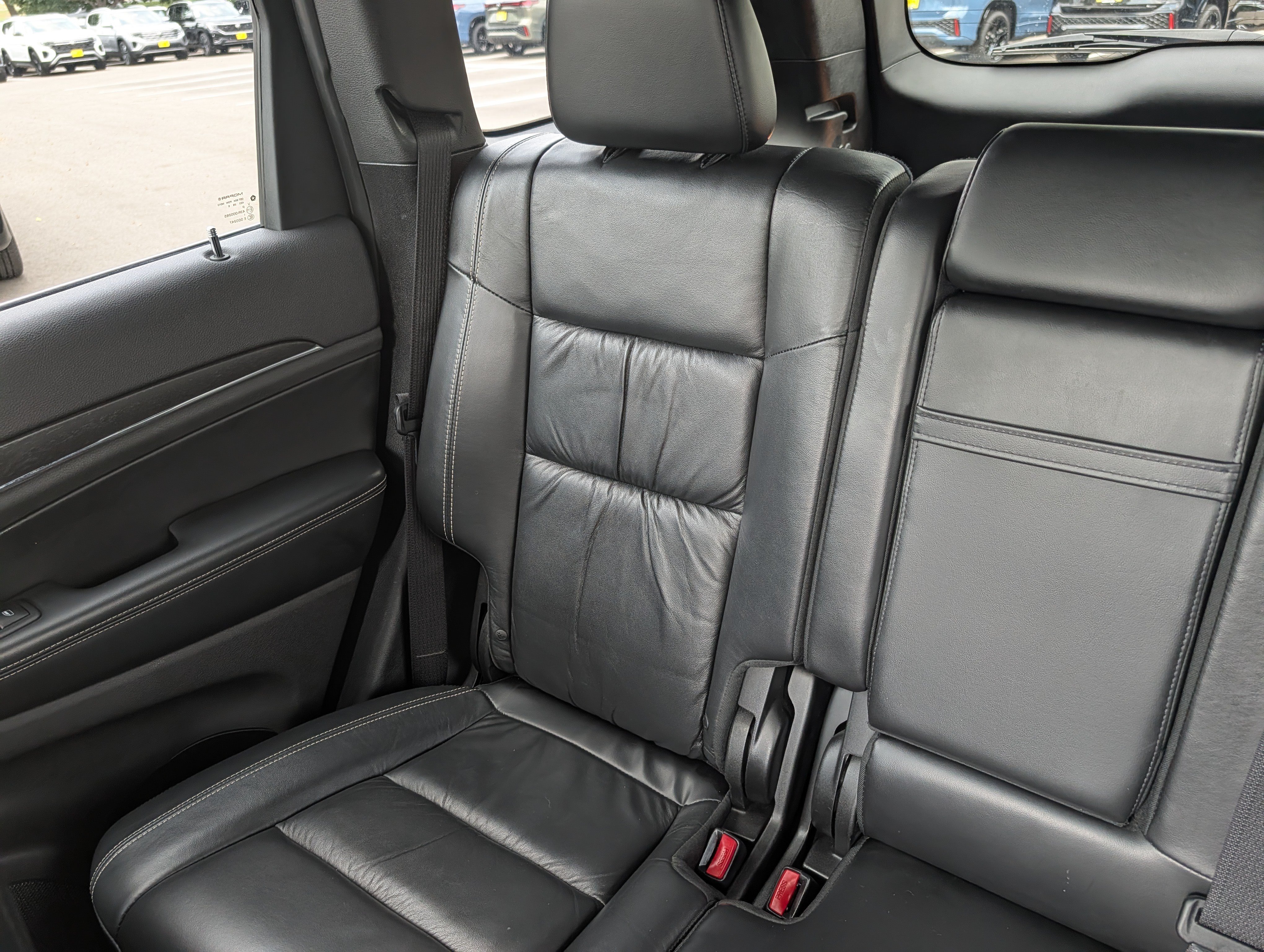 Used 2016 Jeep Grand Cherokee Limited AWD/4WD image 12