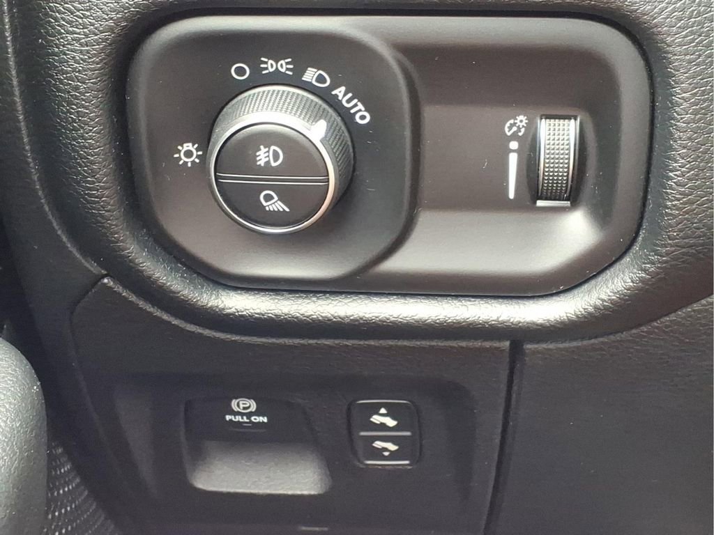 Used 2020 RAM 1500 Big Horn RWD image 24