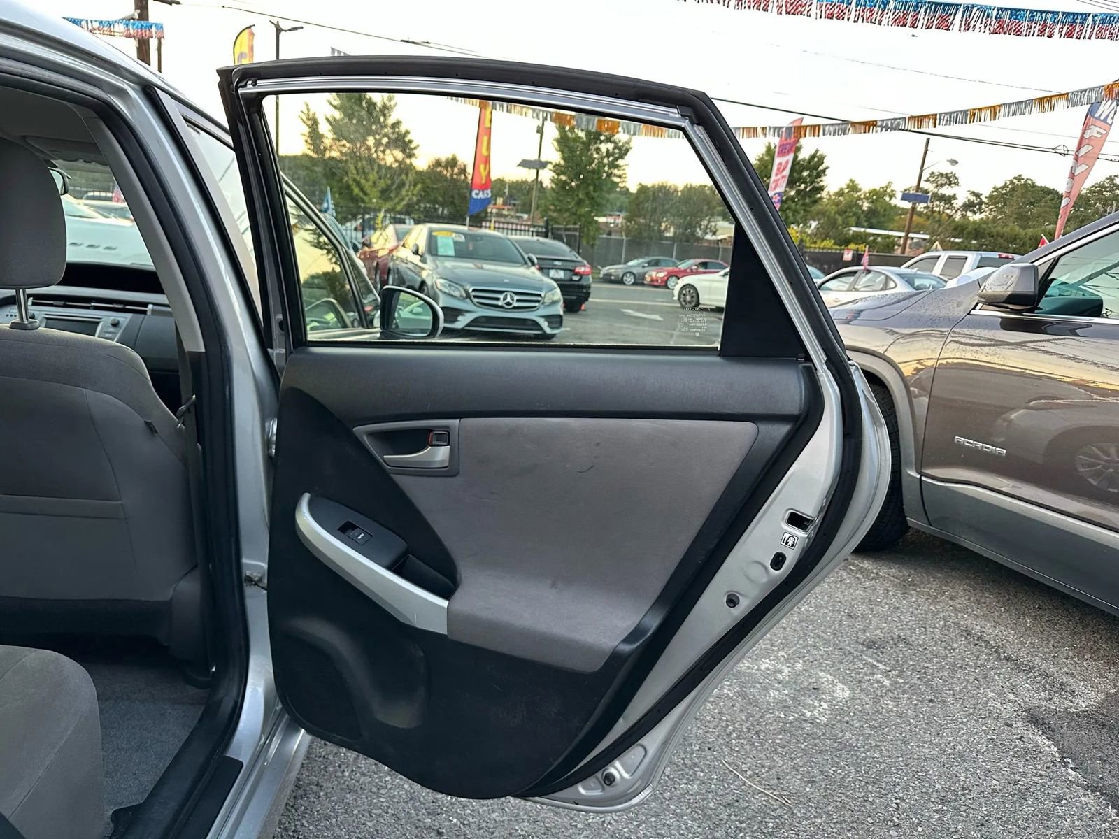 Used 2014 Toyota Prius Plug-In Hybrid image 17