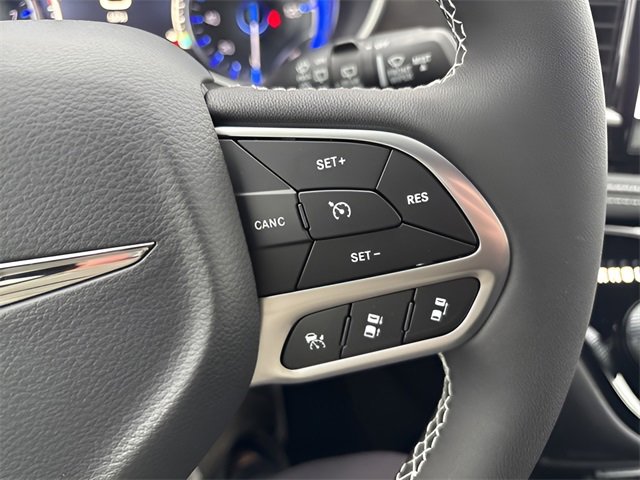 New 2026 Chrysler Pacifica Select image 11