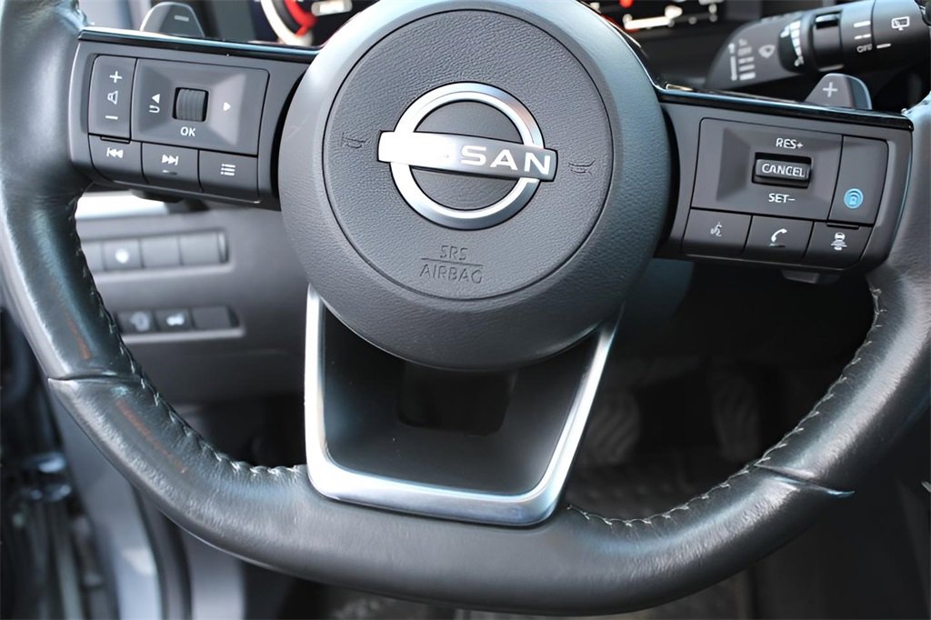 Used 2024 Nissan Rogue SL w/ SL Premium Package image 13