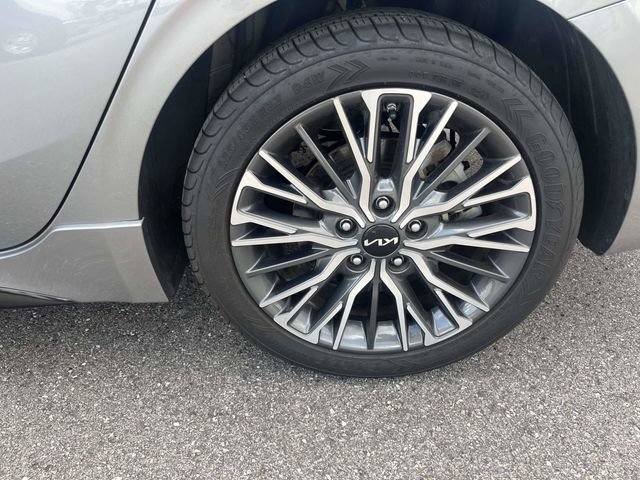 Used 2022 Kia Forte GT-Line w/ GT-Line Premium Package FWD image 11