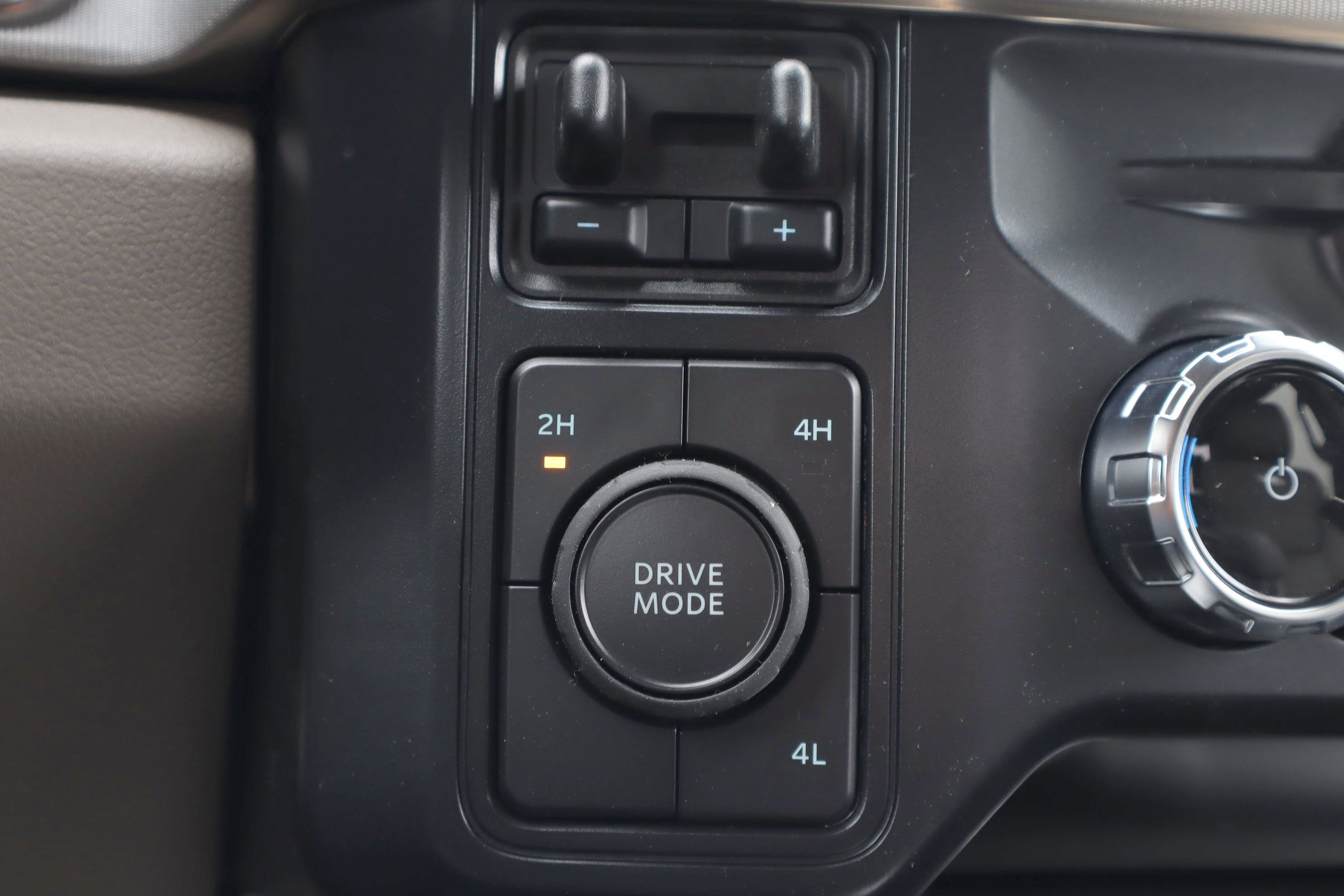 Used 2026 Ford F450 Platinum w/ Platinum Plus Package image 25