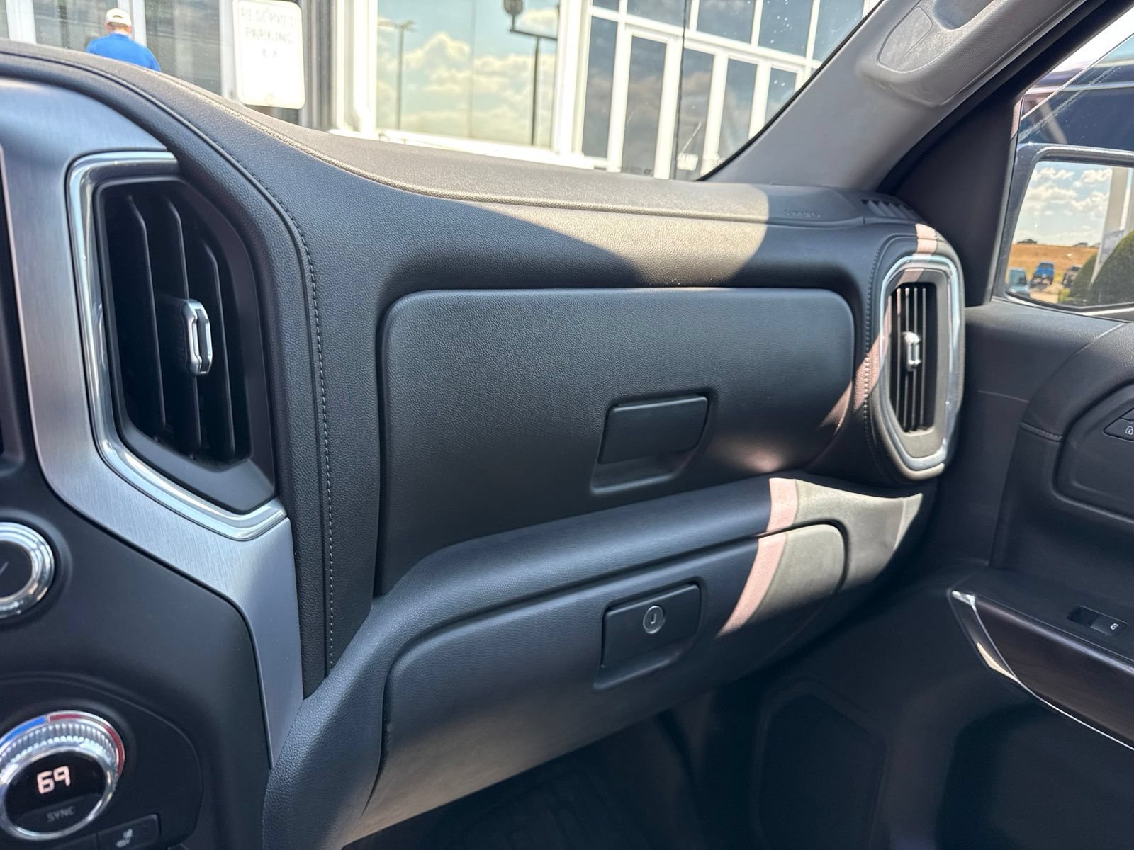 Used 2021 GMC Sierra 1500 SLT AWD/4WD image 26