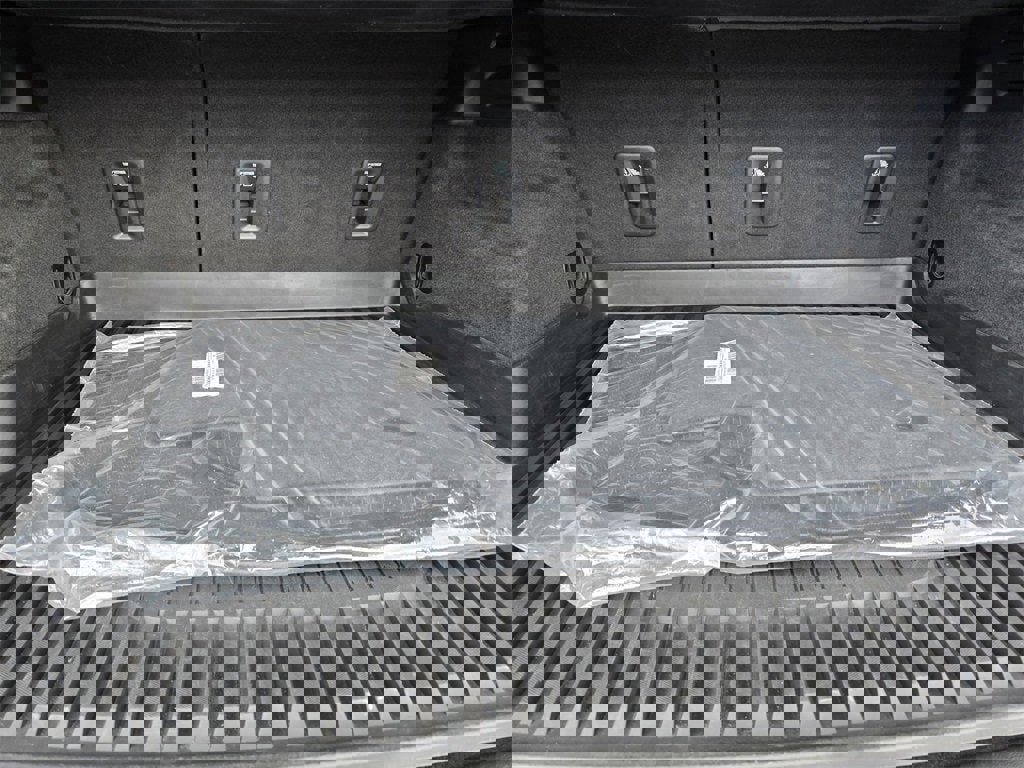 Used 2021 Cadillac XT4 Premium Luxury w/ Cold Weather Package image 21