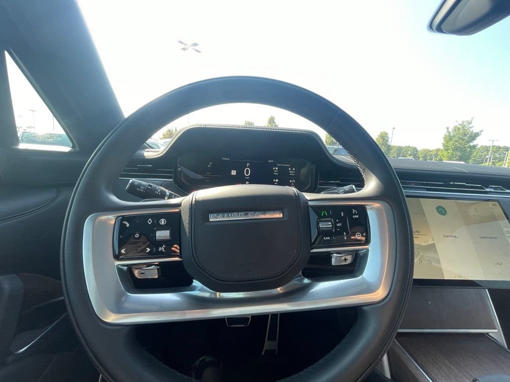 Used 2025 Land Rover Range Rover SE AWD/4WD image 15