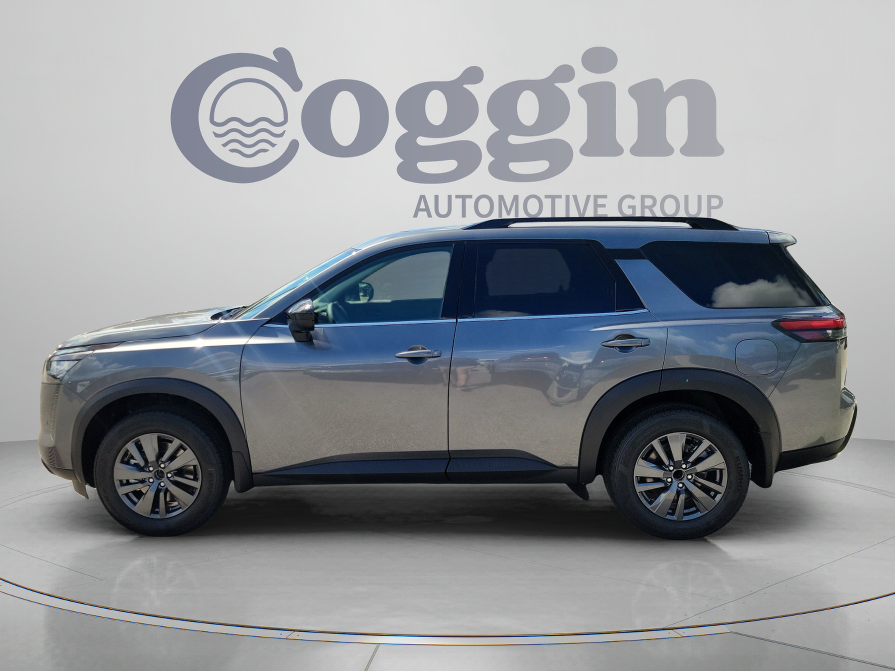 New 2026 Nissan Pathfinder SV w/ Cargo Package FWD image 2