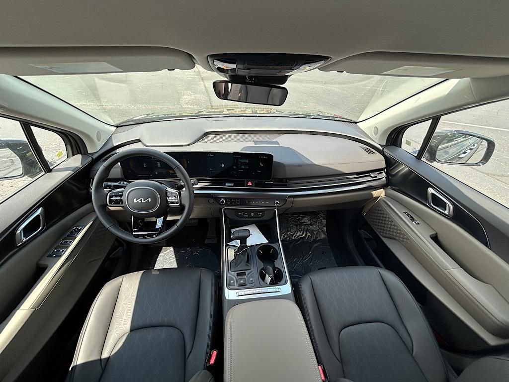 New 2025 Kia Carnival image 23