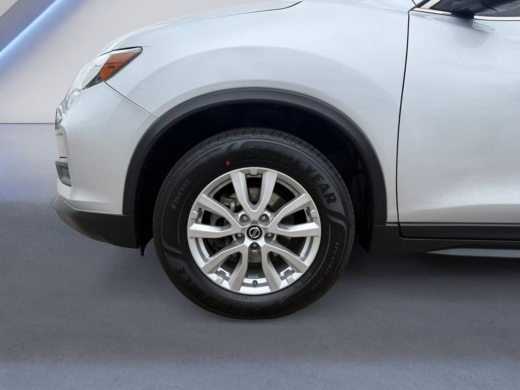 Used 2020 Nissan Rogue SV AWD/4WD image 14