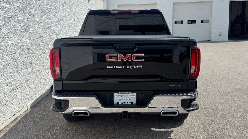 Used 2023 GMC Sierra 1500 SLT w/ SLT Premium Plus Package AWD/4WD image 4