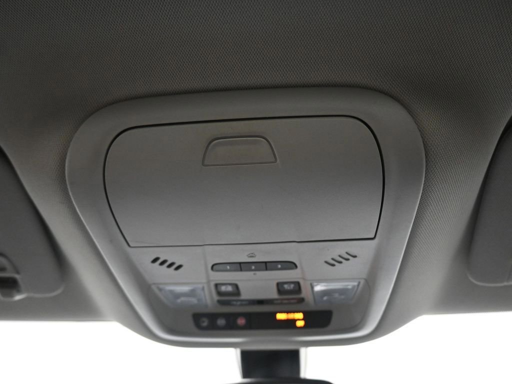 Used 2018 Buick Enclave Essence AWD/4WD image 27