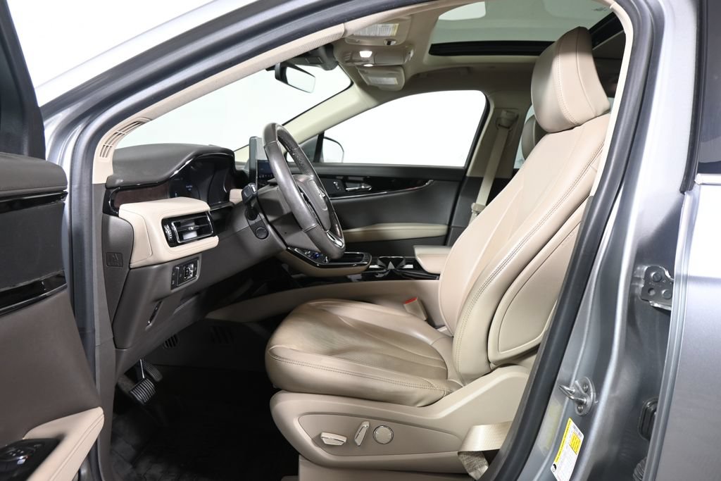 Used 2022 Lincoln Nautilus Reserve AWD/4WD image 3