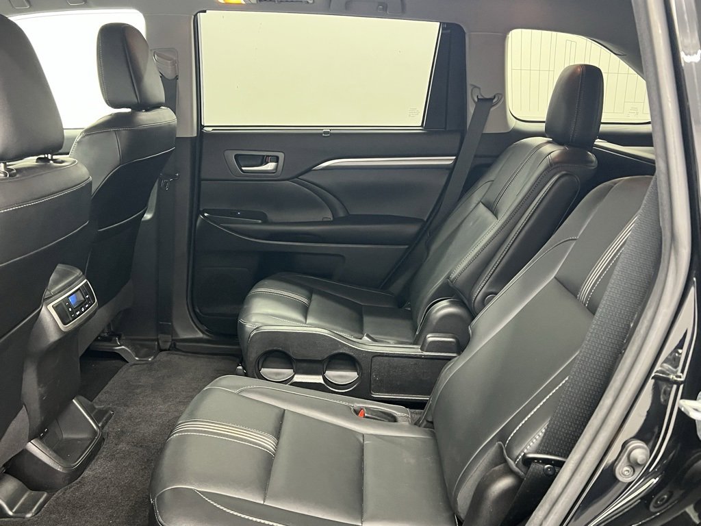 Used 2018 Toyota Highlander SE image 10