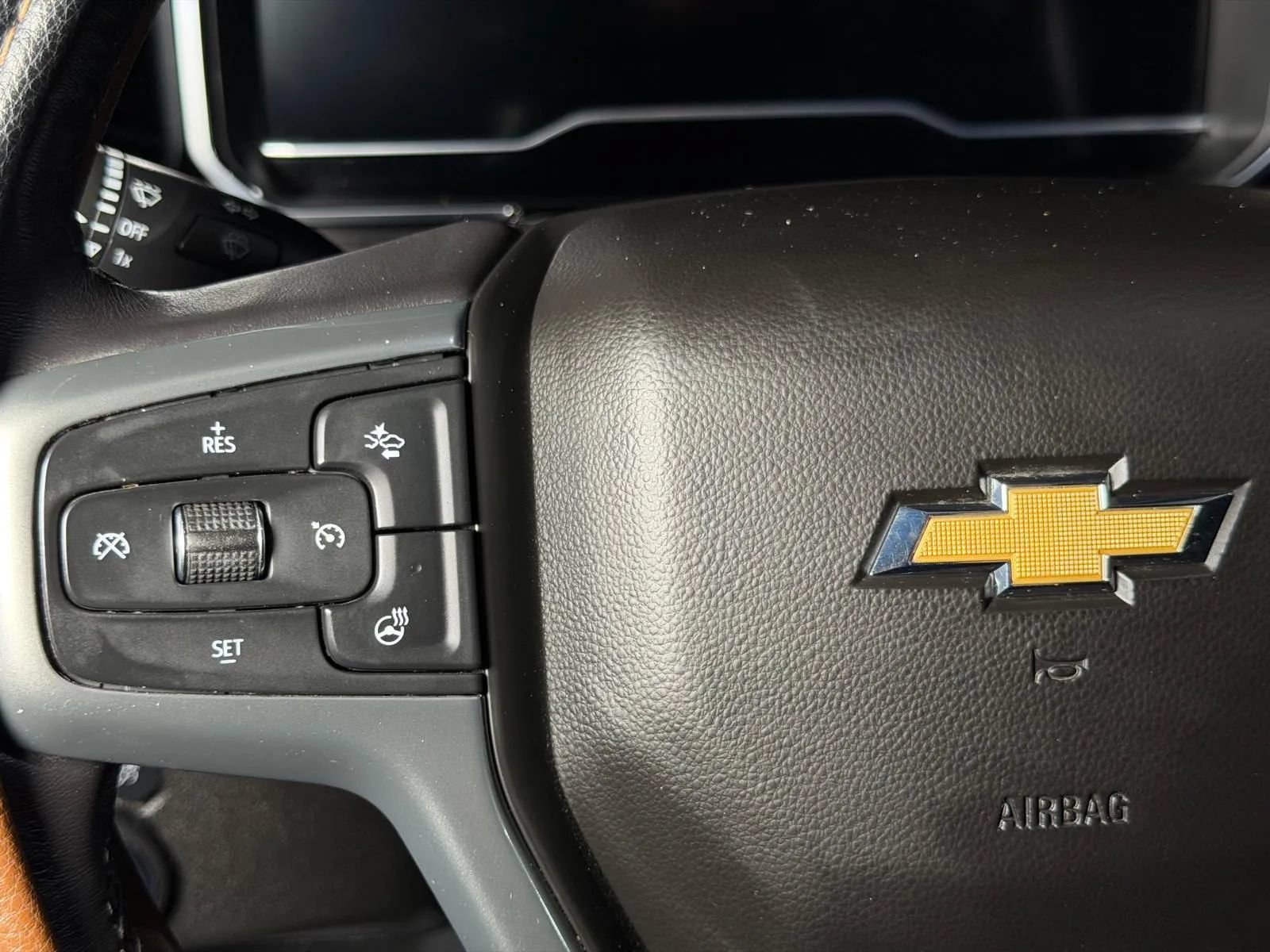 Used 2022 Chevrolet Silverado 1500 LT AWD/4WD image 29