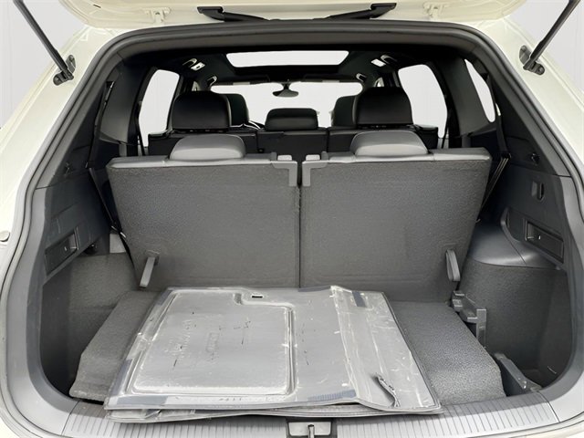 Used 2021 Volkswagen Tiguan SE R-Line w/ 3rd Row Seat Package image 12