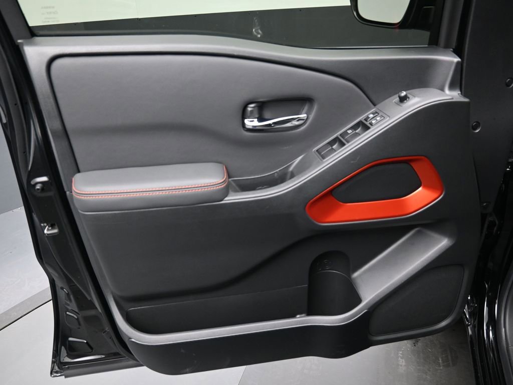 Used 2024 Nissan Frontier PRO-4X w/ Technology Package image 11