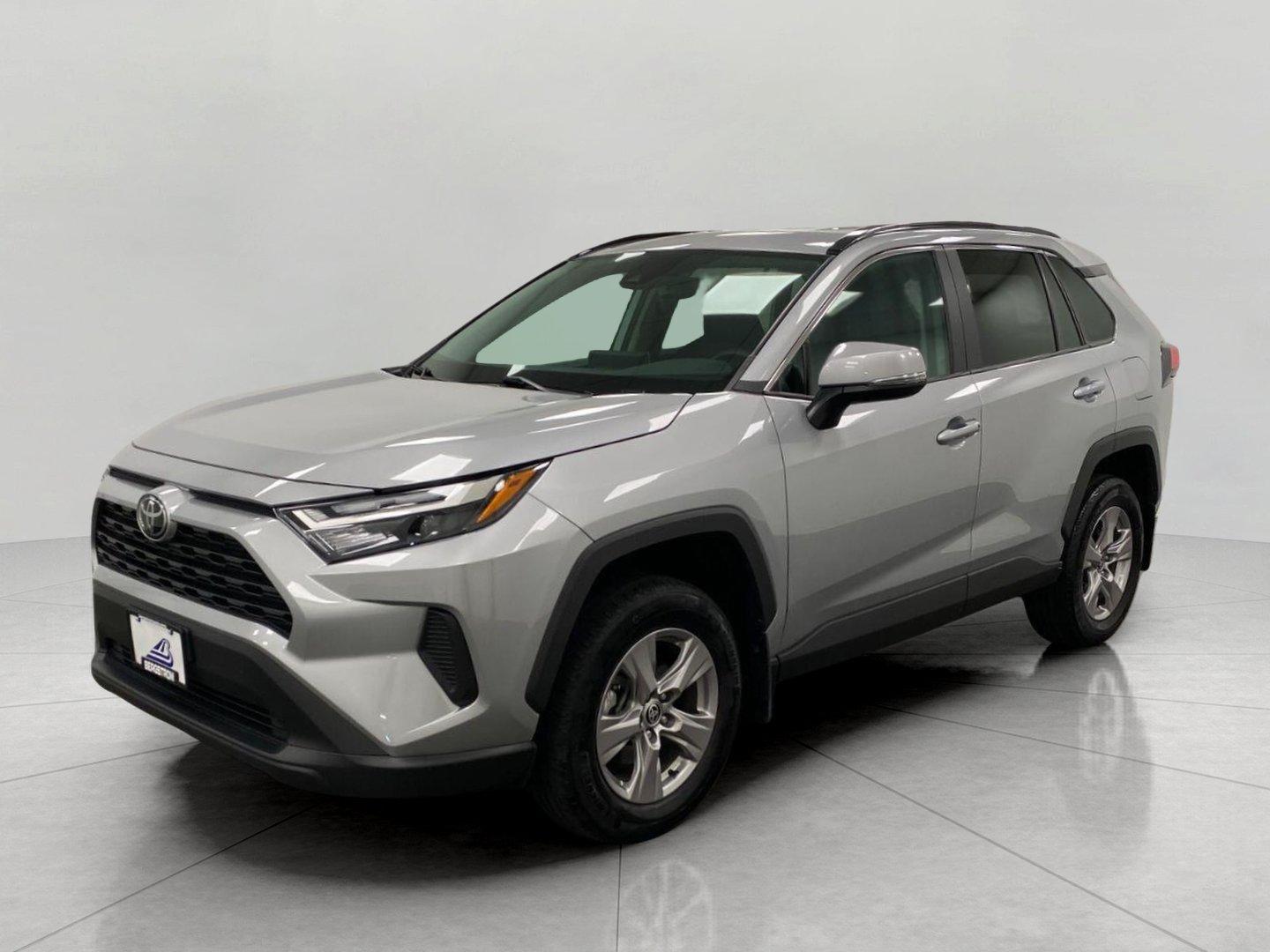 Used 2025 Toyota RAV4 XLE AWD/4WD image 9