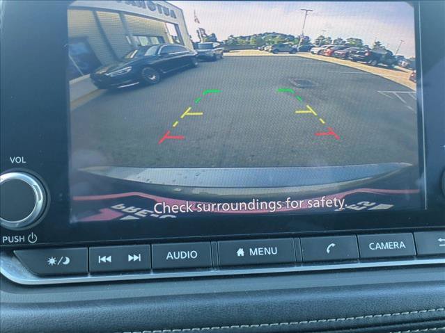 Used 2024 Nissan Rogue S AWD/4WD image 14
