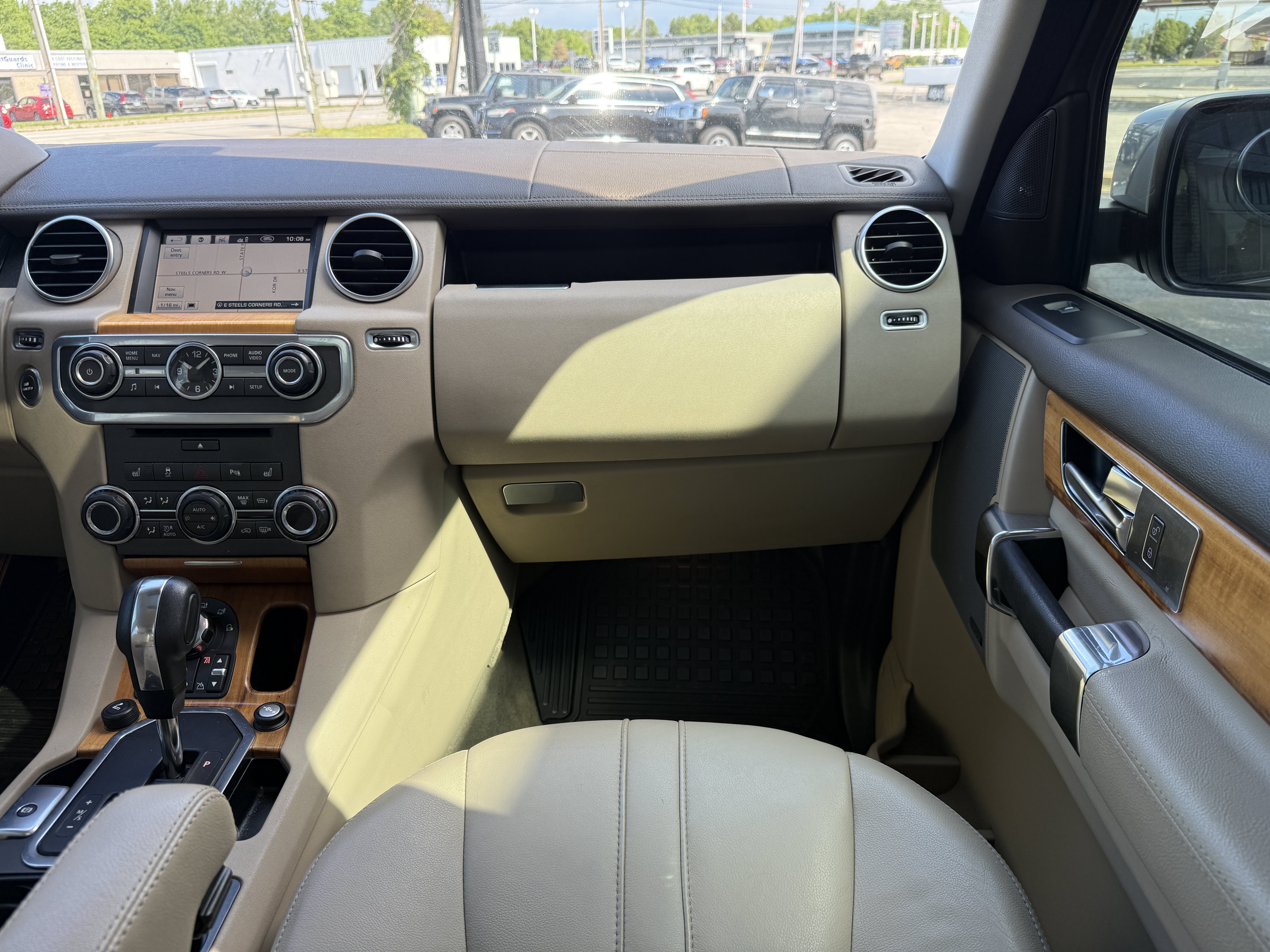 Used 2013 Land Rover LR4 HSE AWD/4WD image 24