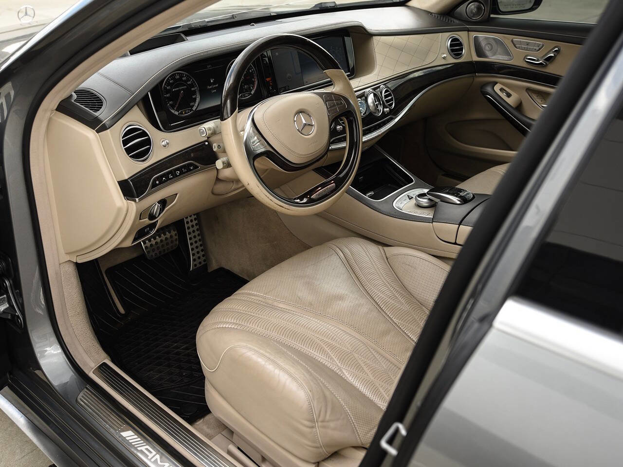 Used 2015 Mercedes-Benz S 63 AMG 4MATIC Sedan w/ Executive Rear Seat Package image 18