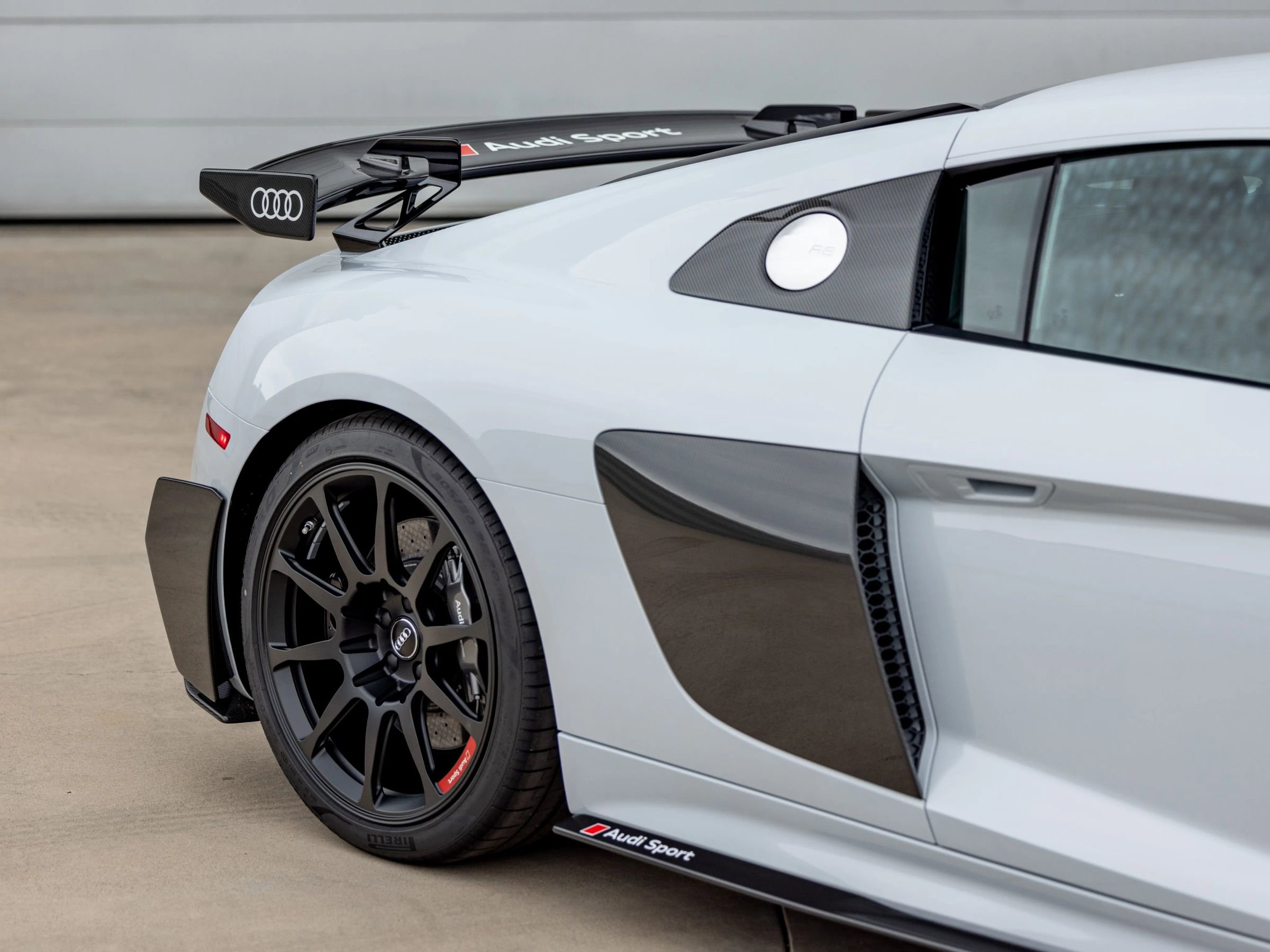 Used 2018 Audi R8 V10 plus image 32